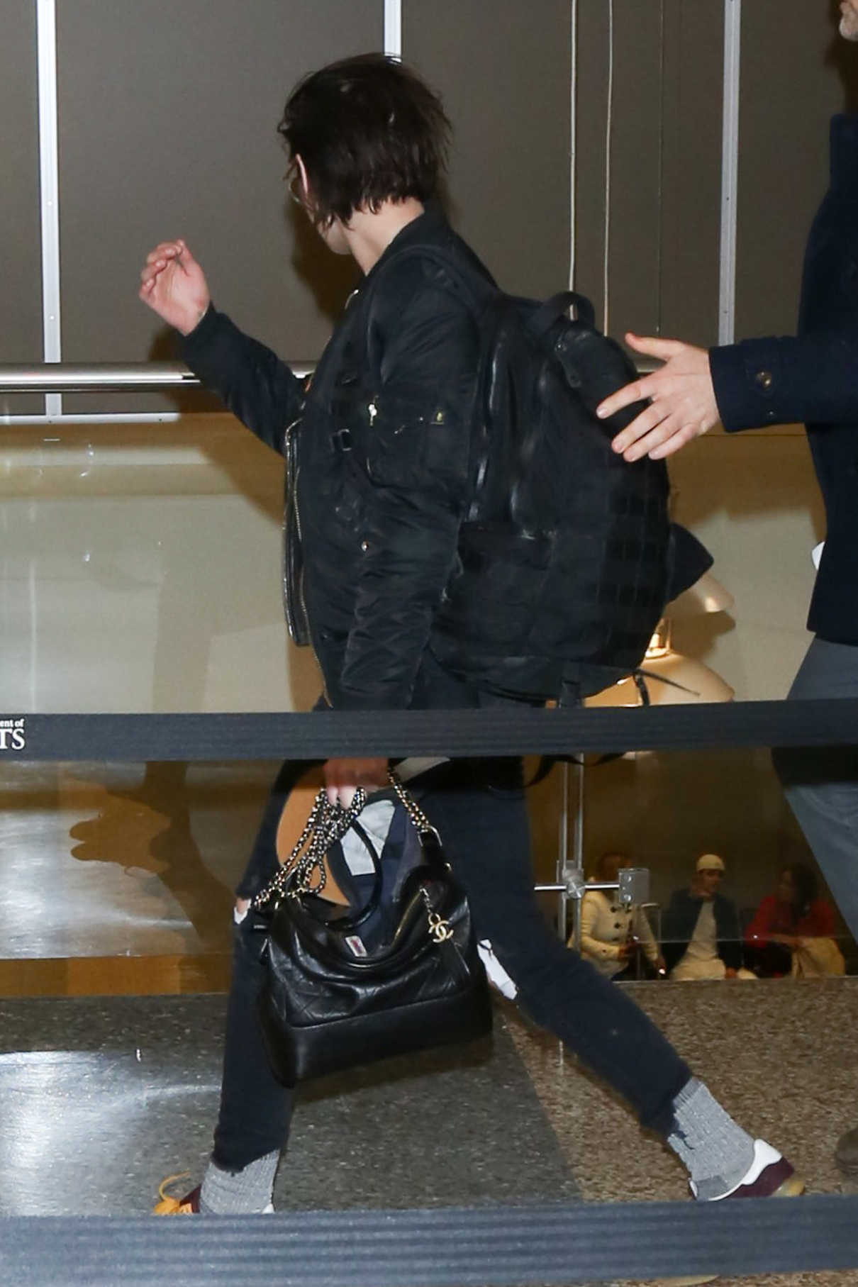 Kristen Stewart Arrives at Salt Lake City Airport 01/22/2017-3