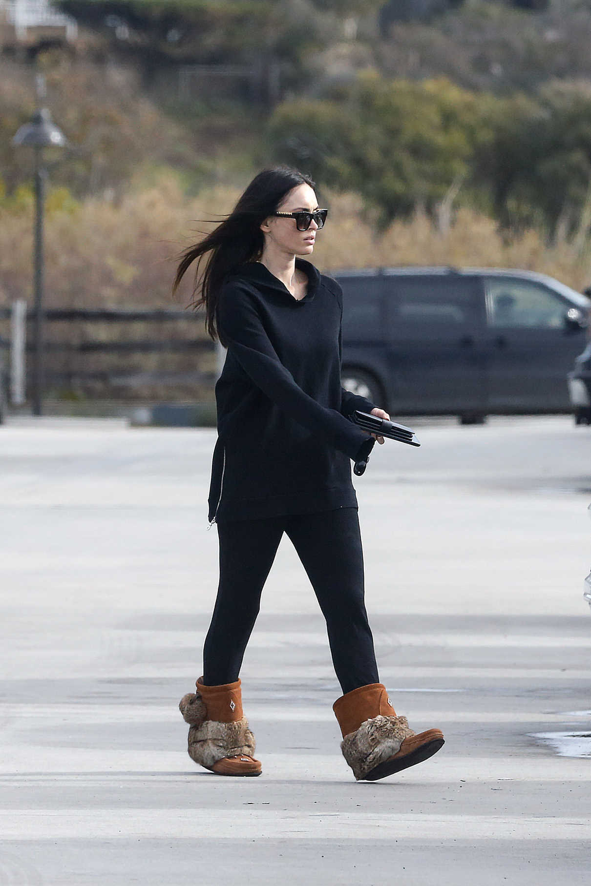 Megan Fox Does Some Grocery Shopping in Malibu 01/07/2017-5