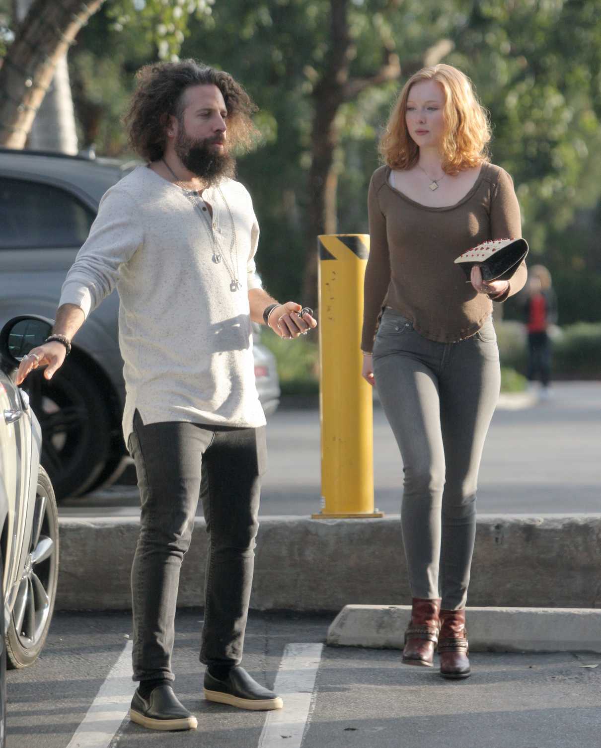 Molly Quinn Was Seen Out in Los Angeles 01/13/2017-5