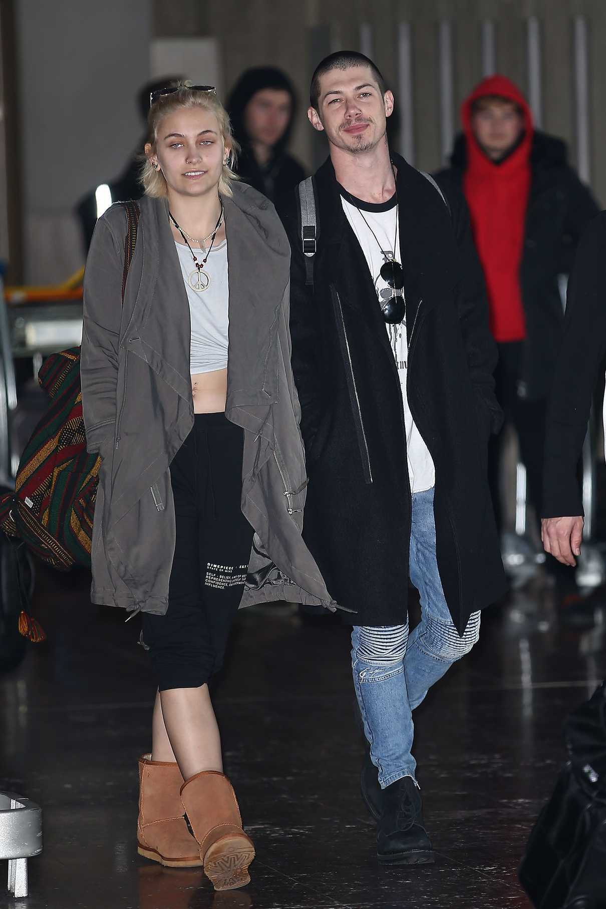 Paris Jackson Arrives at Paris Airport 01/17/2017-5