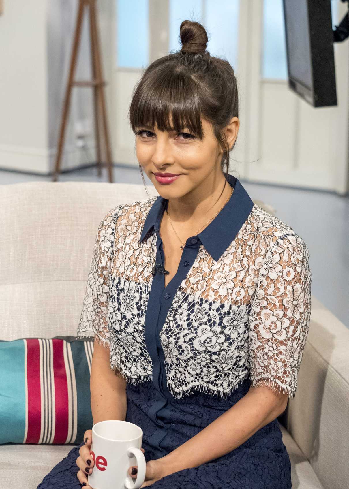 Roxanne Pallett on Lorraine TV Show in London 01/16/20175 LACELEBS.CO