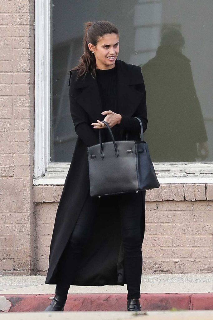 Sara Sampaio Was Seen Out in Hollywood 01/24/2017-1