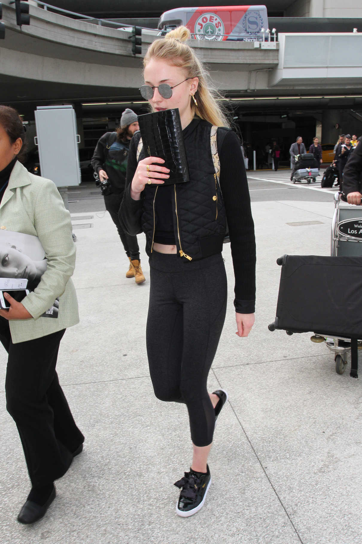 Sophie Turner Arrives at LAX Airport in Los Angeles 01/04/2017-2