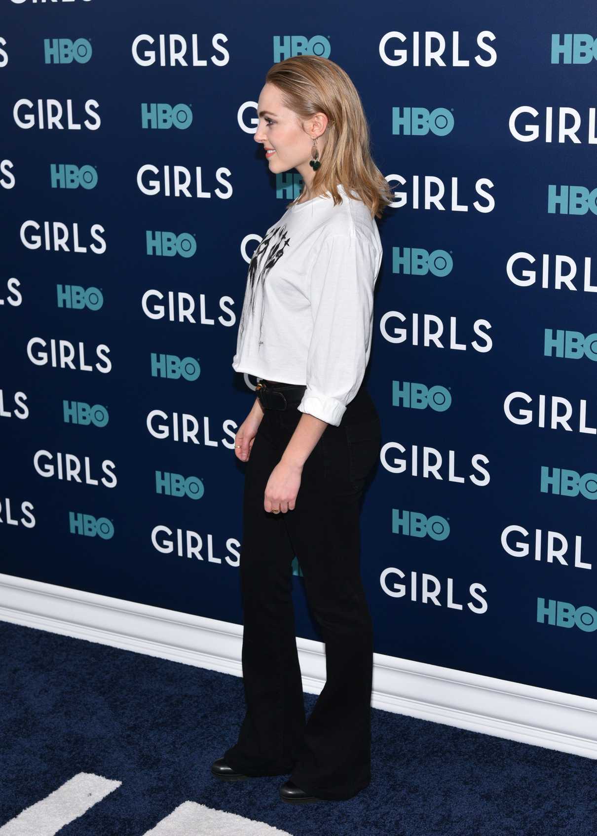 AnnaSophia Robb at the HBO Girls Season Finale Premiere in New York 02/02/2017-3