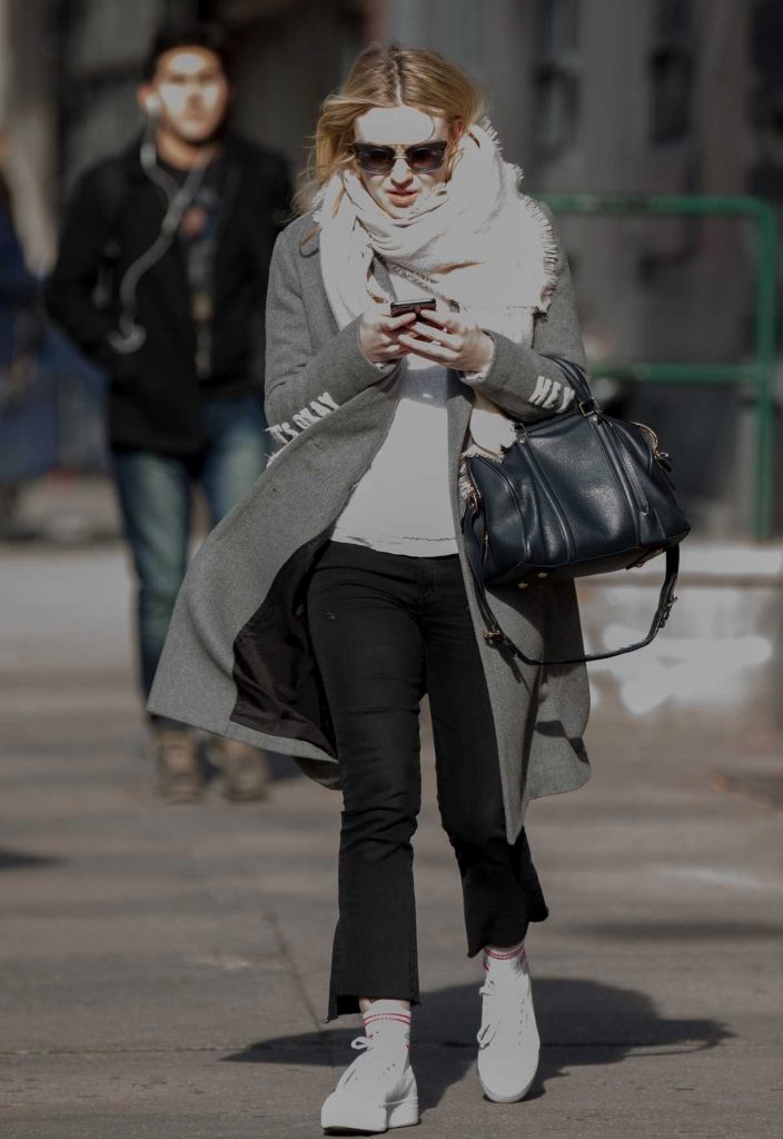 Dakota Fanning Was Seen Out in Soho, New York City 02/02/2017-3