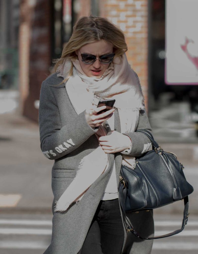 Dakota Fanning Was Seen Out in Soho, New York City 02/02/2017-4