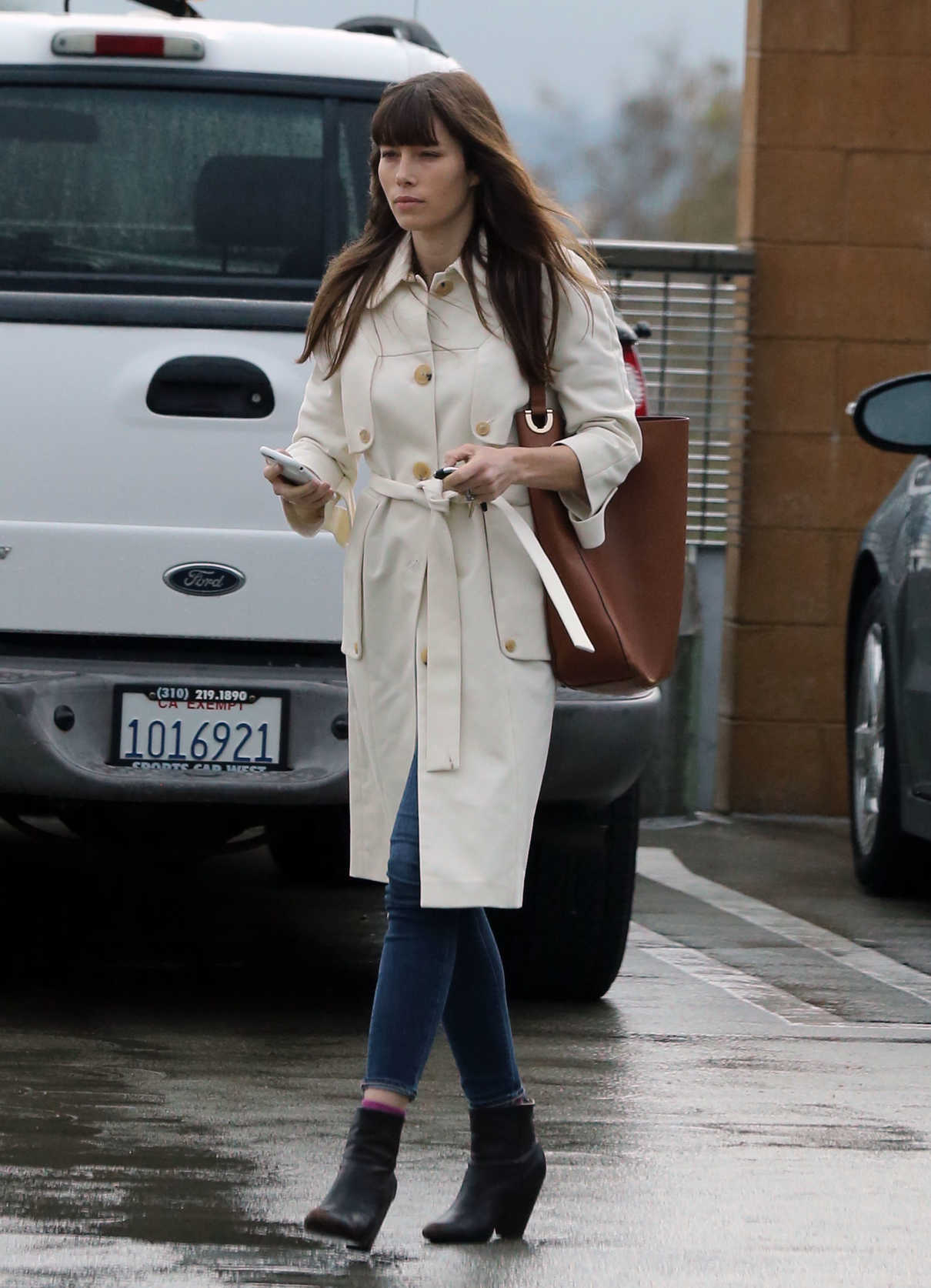 Jessica Biel Out for a Lunch in Santa Monica 02/06/2017-4