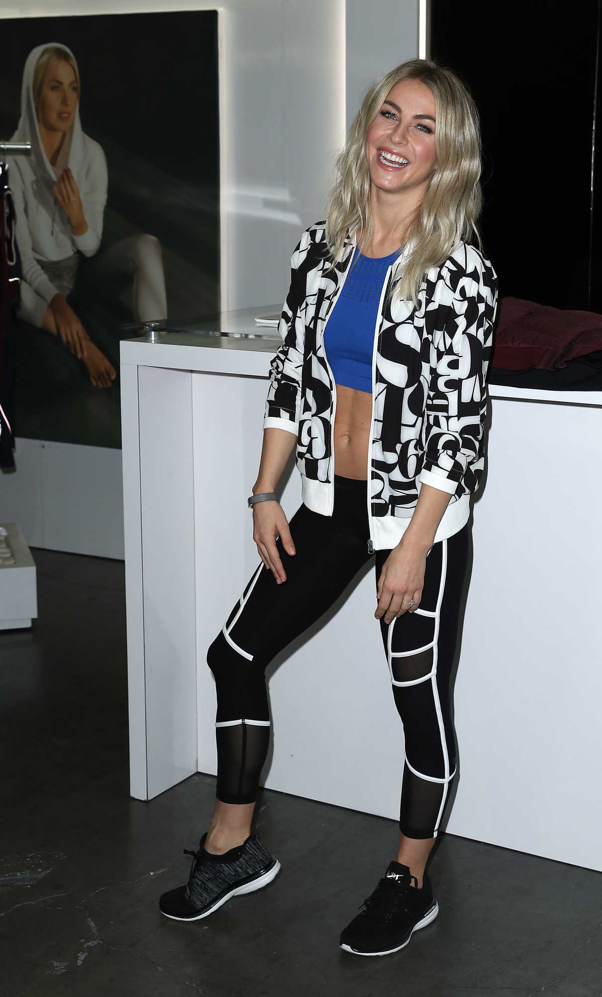Julianne Hough at the Project Womens MPG Sport Booth in Las Vegas 02/22/2017-2
