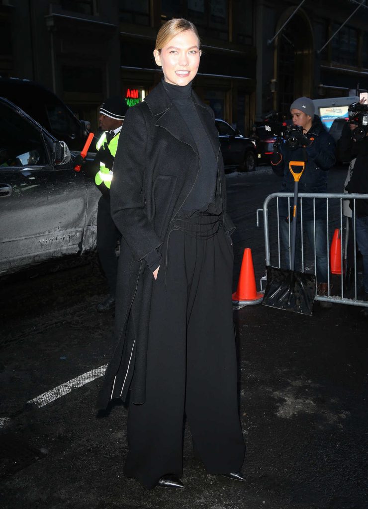 Karlie Kloss Arrives at the Calvin Klein Fashion Show During the New York Fashion Week 02/10/2017-2