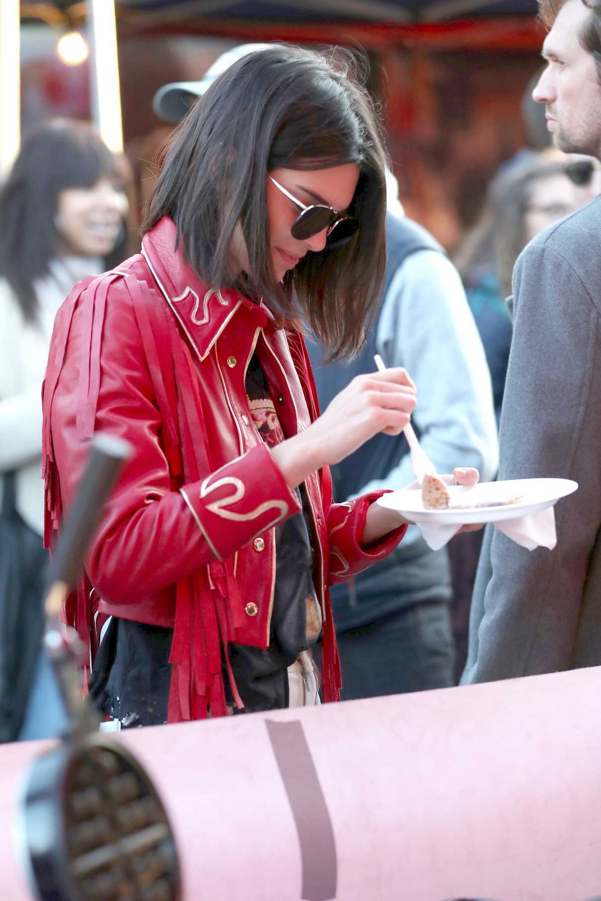Kendall Jenner Was Seen Out in London 02/18/2017-4