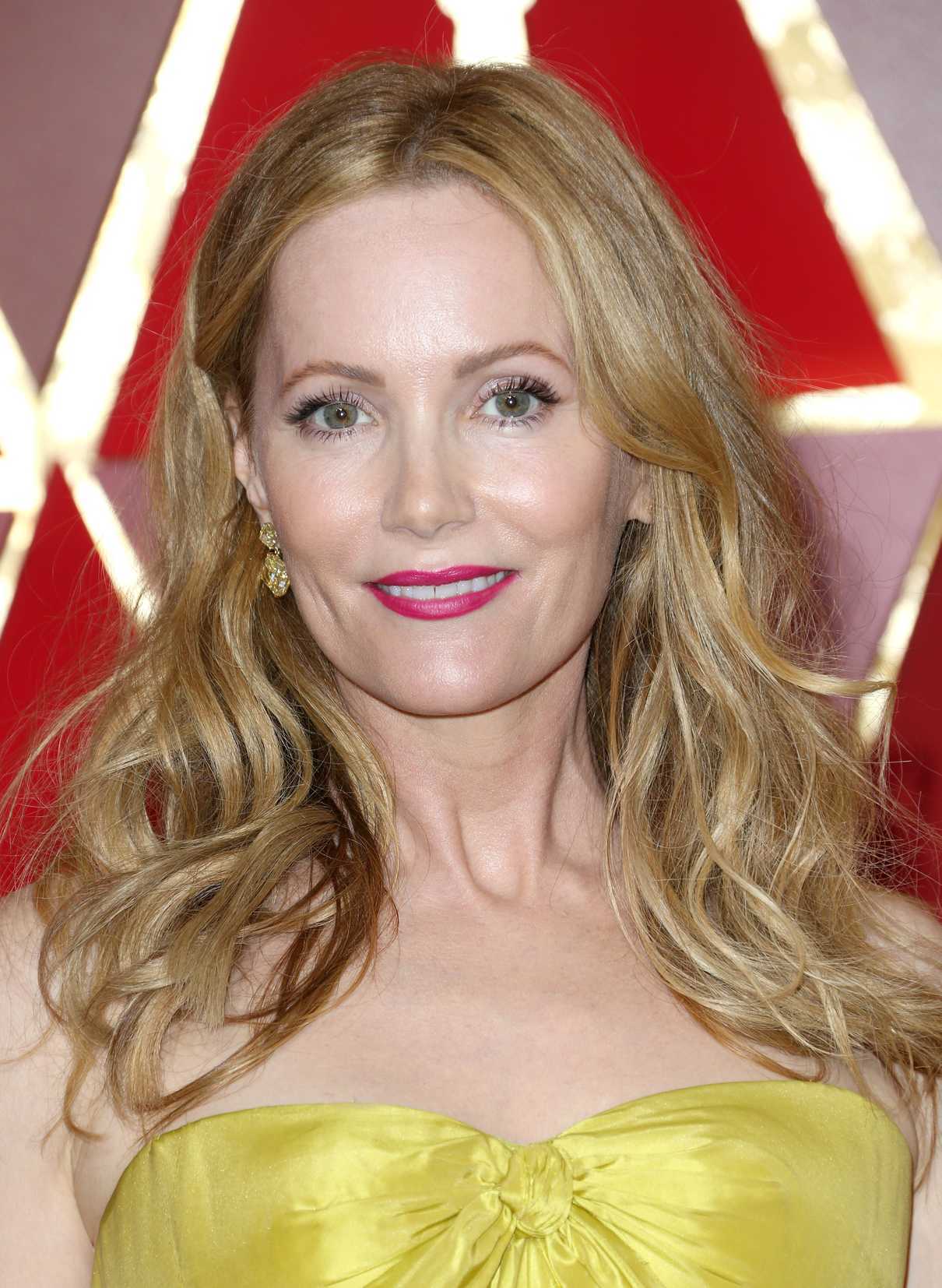 Leslie Mann at the the 89th Annual Academy Awards in Hollywood 02/26/2017-5