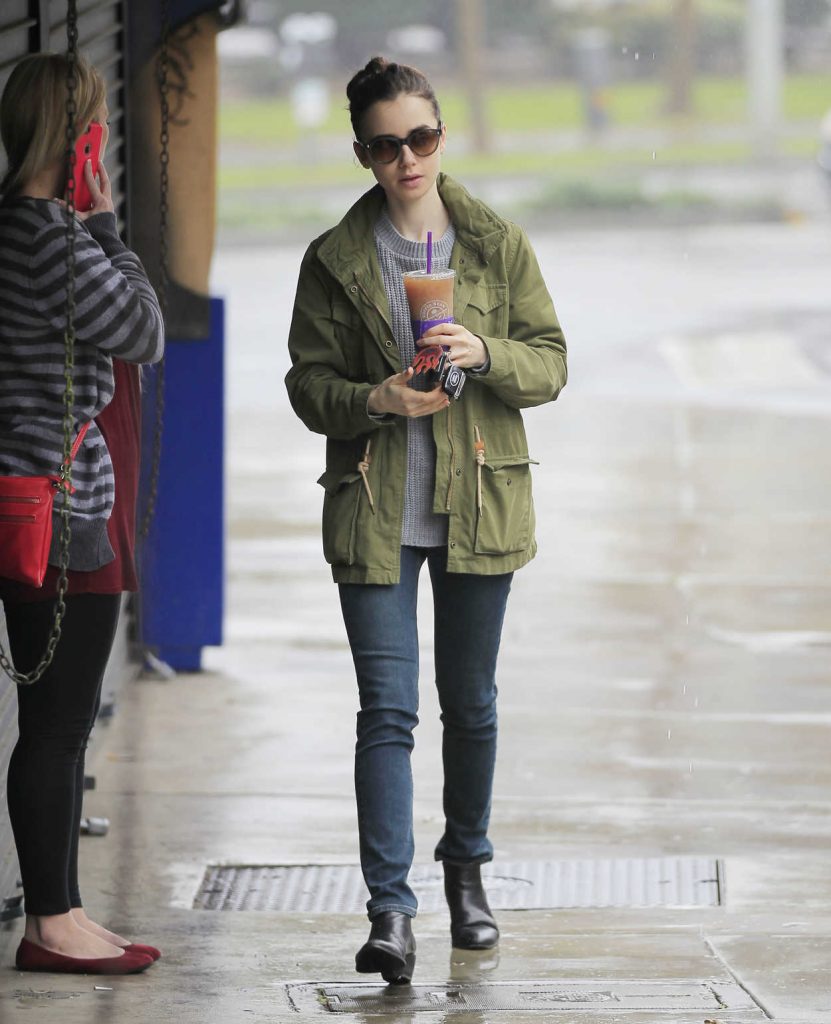 Lily Collins Was Seen Out in Beverly Hills 02/03/2017-1