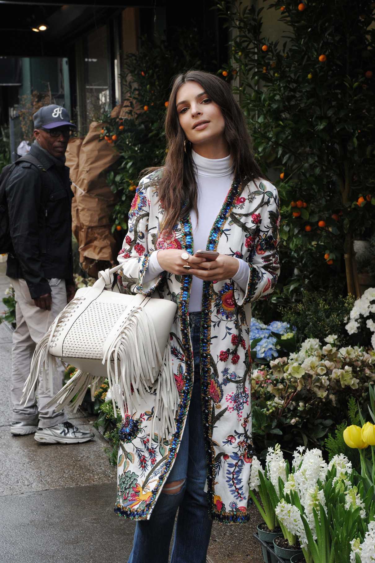 Emily Ratajkowski Was Seen Out in New York 03/01/2017-5