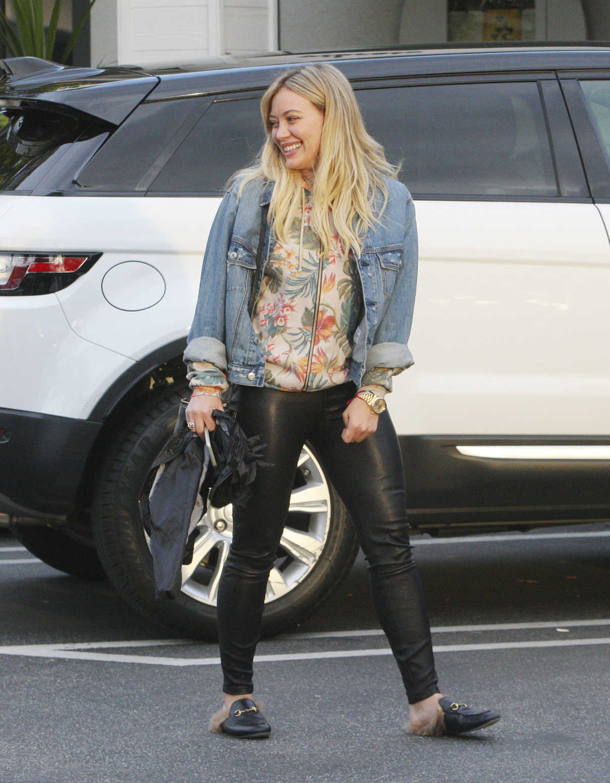 Hilary Duff Out for a Sushi Dinner in Beverly Hills 03/26/2017-5