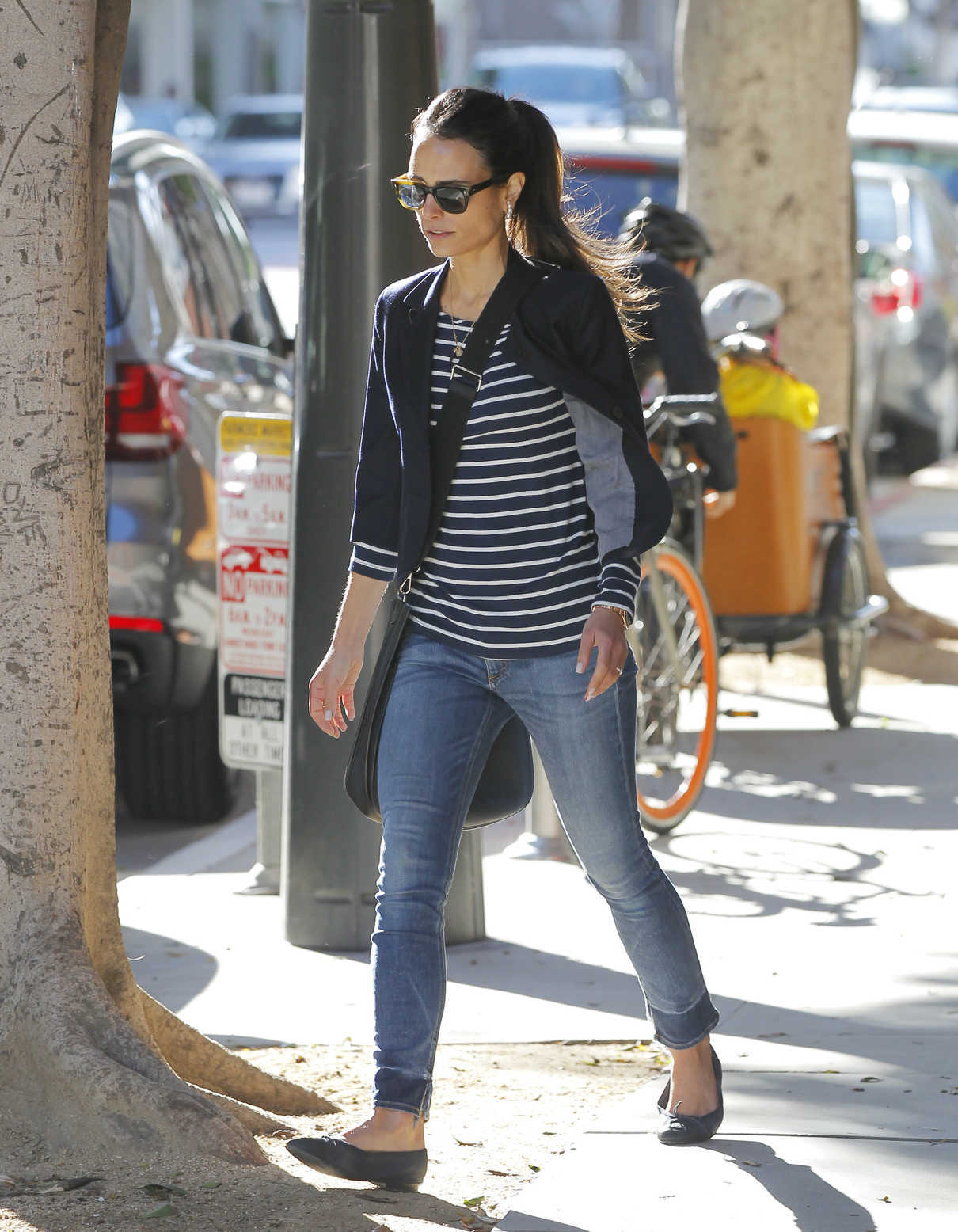 Jordana Brewster Was Seen Out in Brentwood 03/23/2017-5