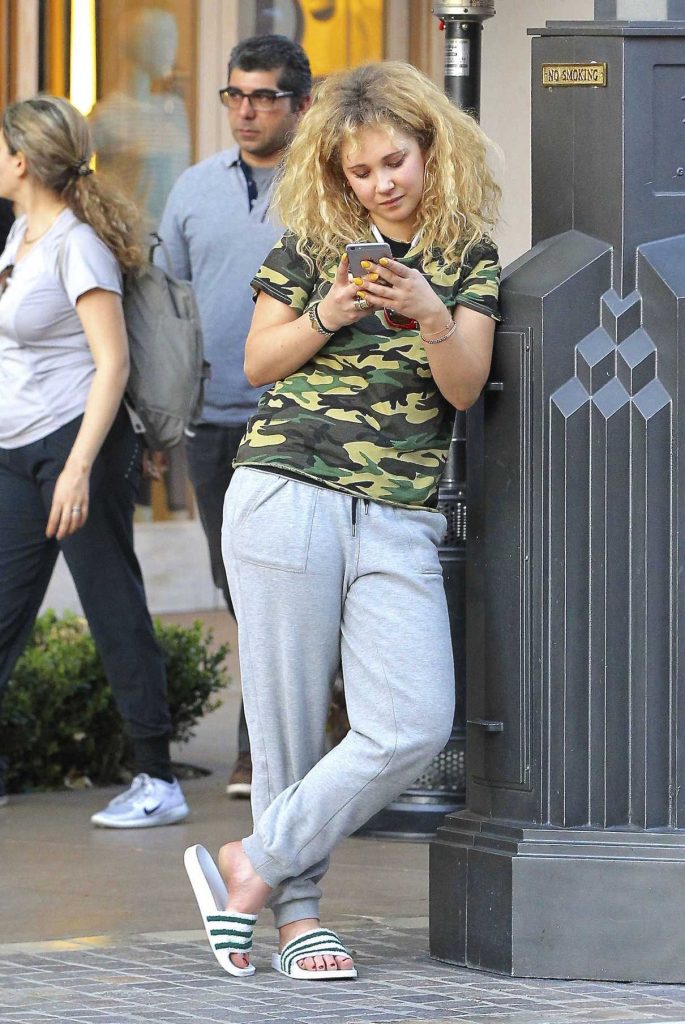 Juno Temple Shops at The Grove in Los Angeles 03/08/2017-1