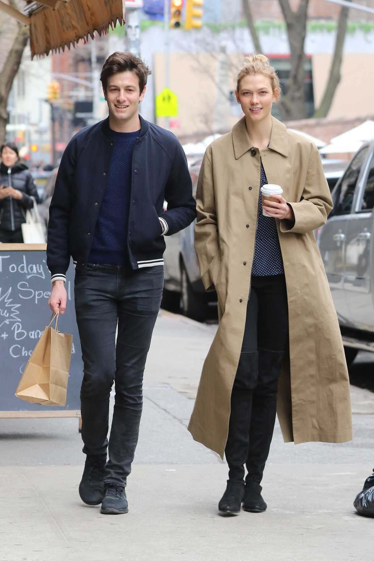 Karlie Kloss Goes Shopping With Joshua Kushner in SoHo, NY 03/26/2017-2