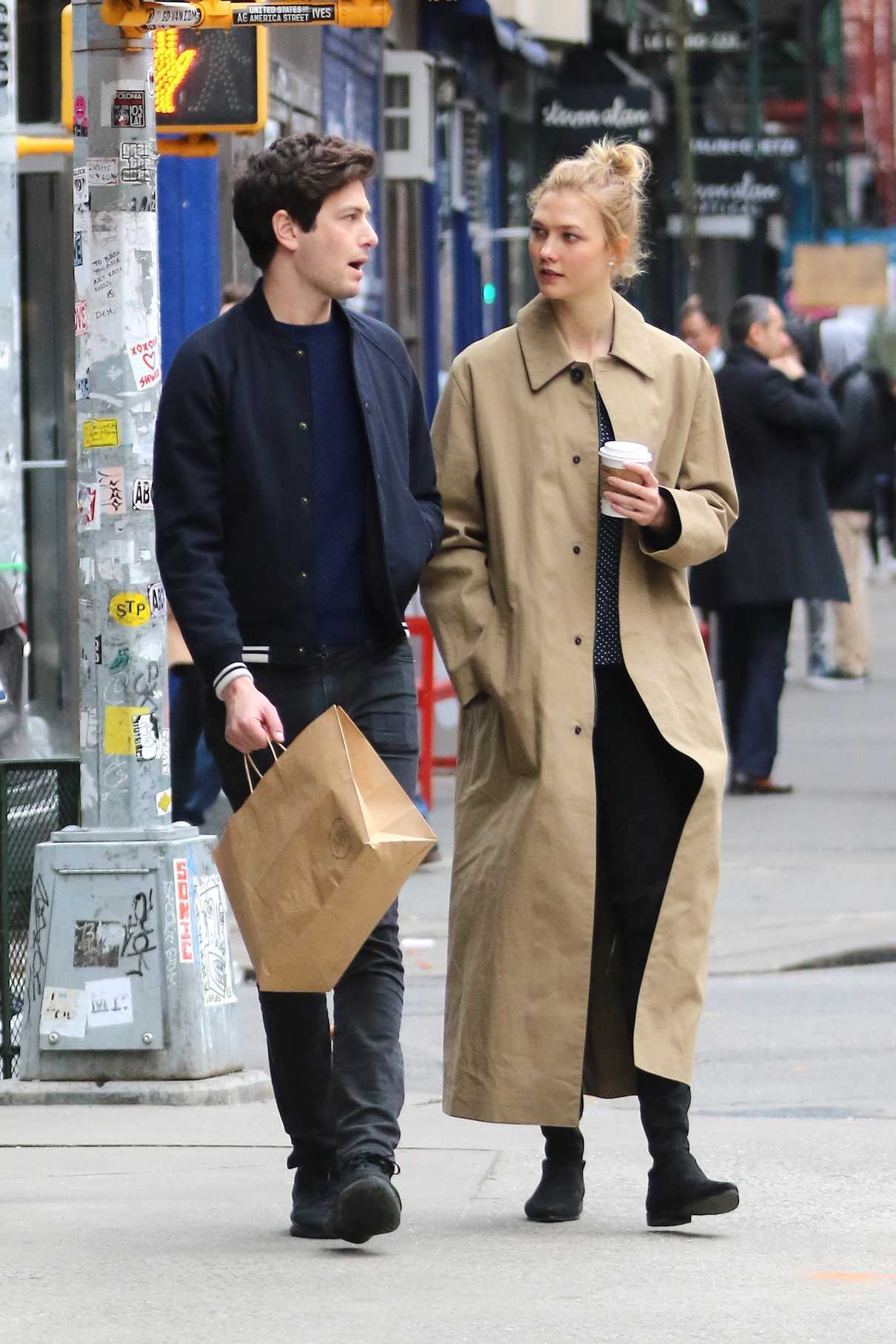 Karlie Kloss Goes Shopping With Joshua Kushner in SoHo, NY 03/26/2017-3