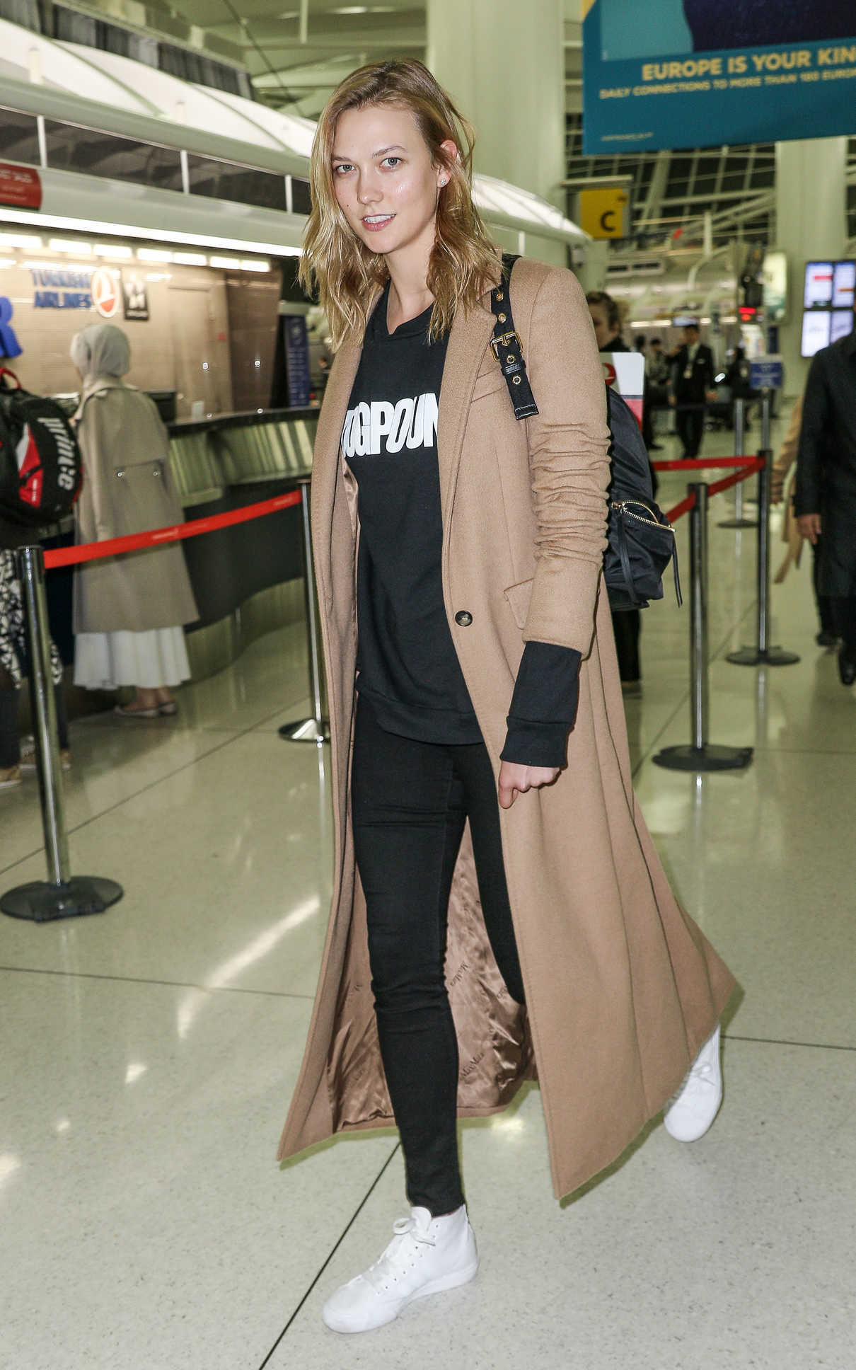 Karlie Kloss Was Seen in a Beige Coat at JFK Airport in New York City 02/28/2017-2