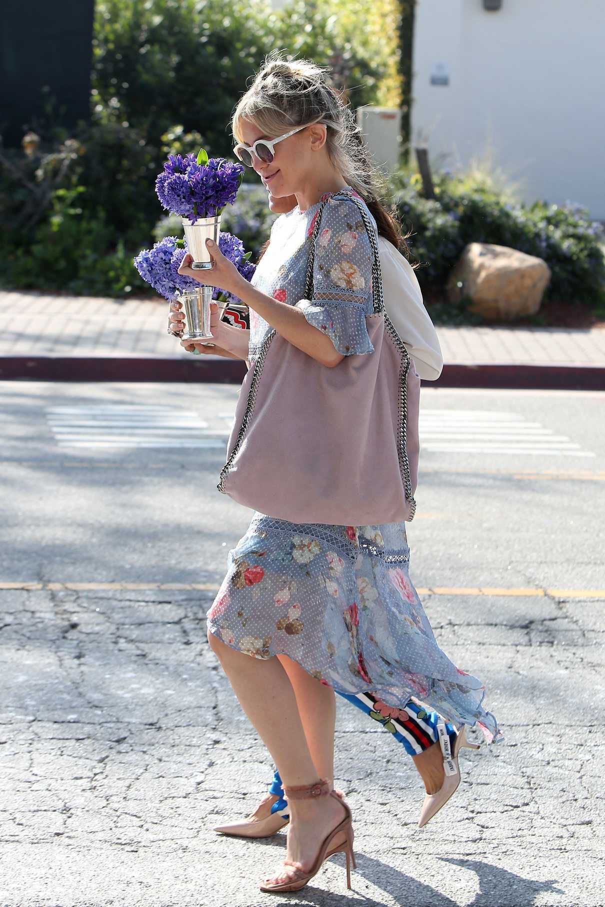 Kate Hudson Was Seen Out in Malibu 03/18/2017-2