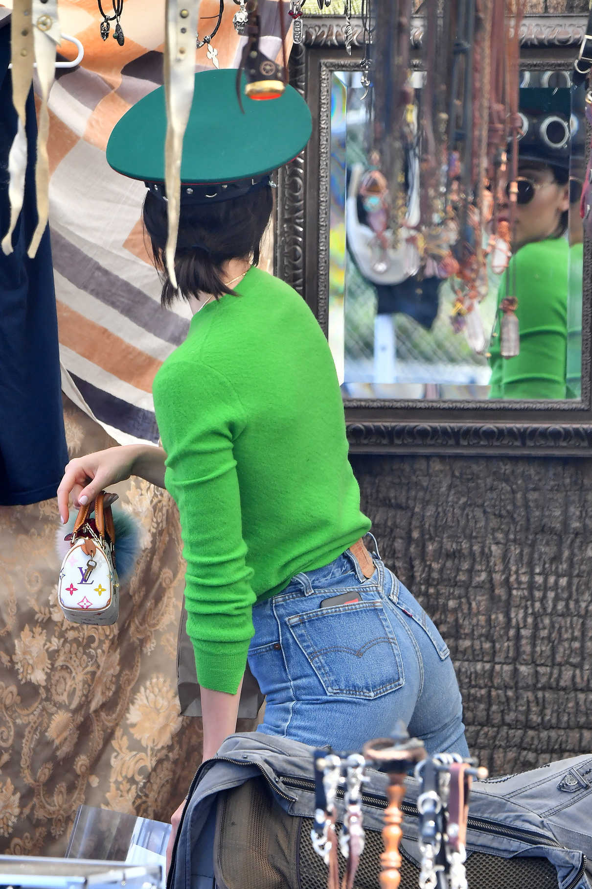 Kendall Jenner Was Seen at the Flea Market in Los Angeles 03/26/2017-4