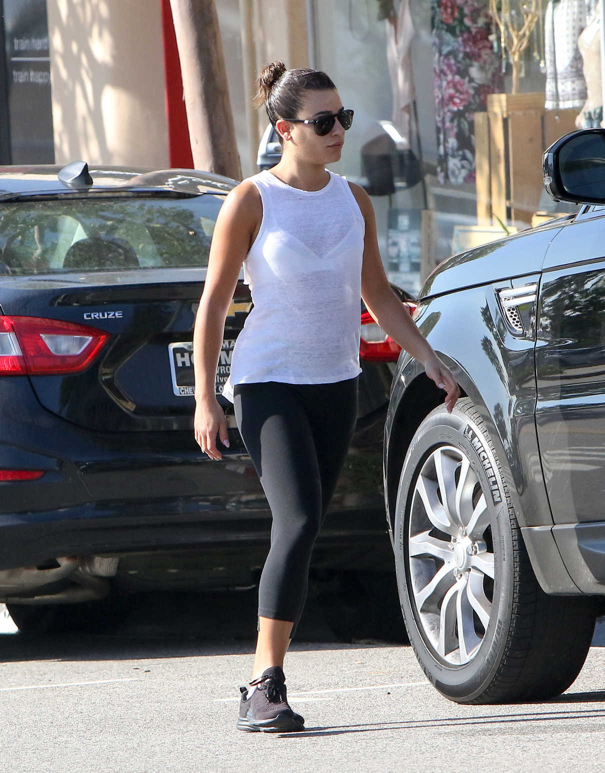 Lea Michele Stops for a Juice in Los Angeles 03/16/2017-4