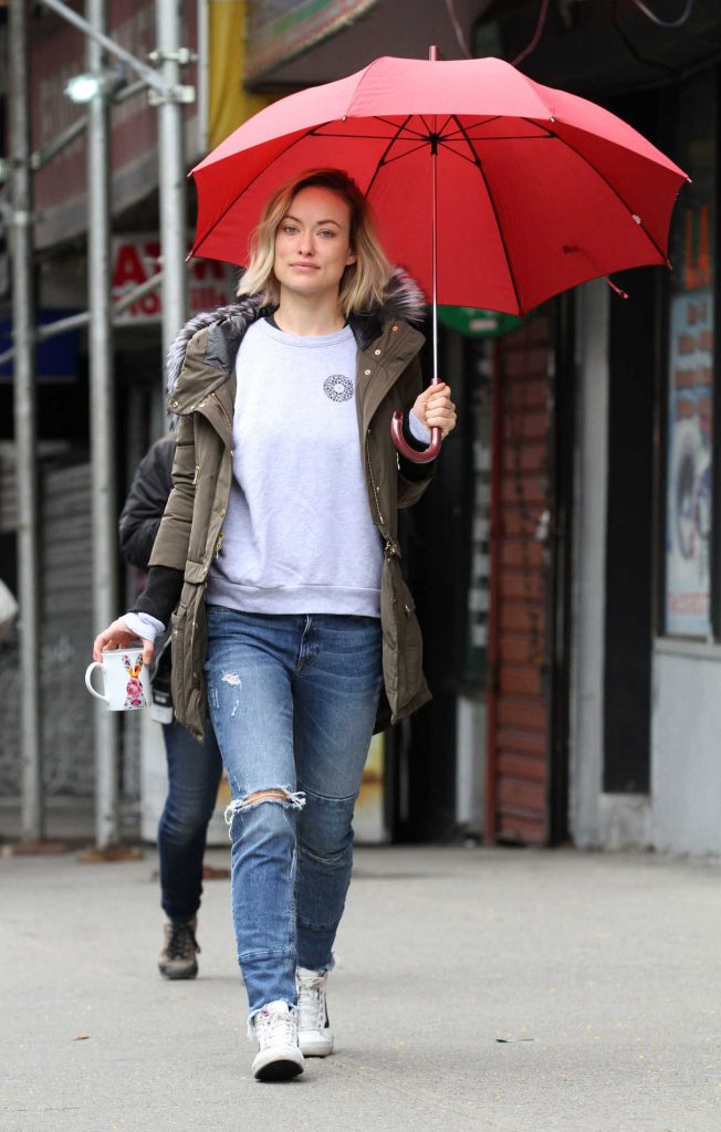Olivia Wilde on the Set of the Life Itself in Uptown Manhattan 03/24/2017-1