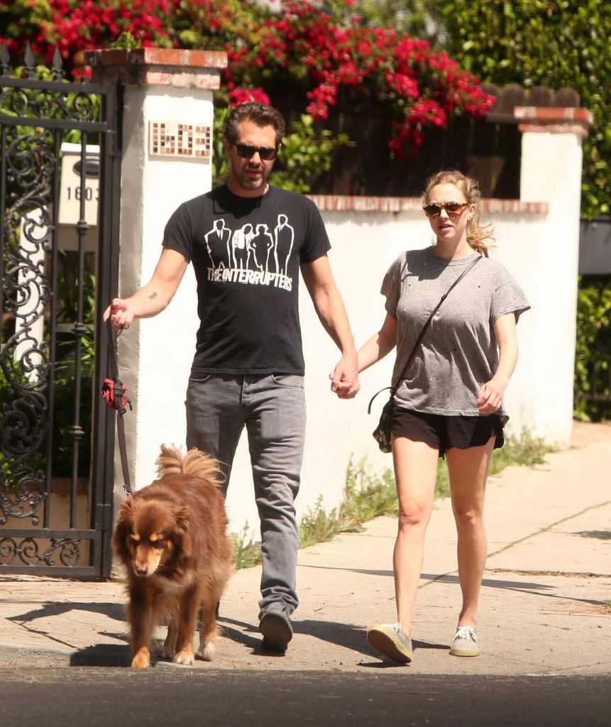 Amanda Seyfried and Her Husband Thomas Sadoski Walk Their Dog in Los Angeles 04/14/2017-1