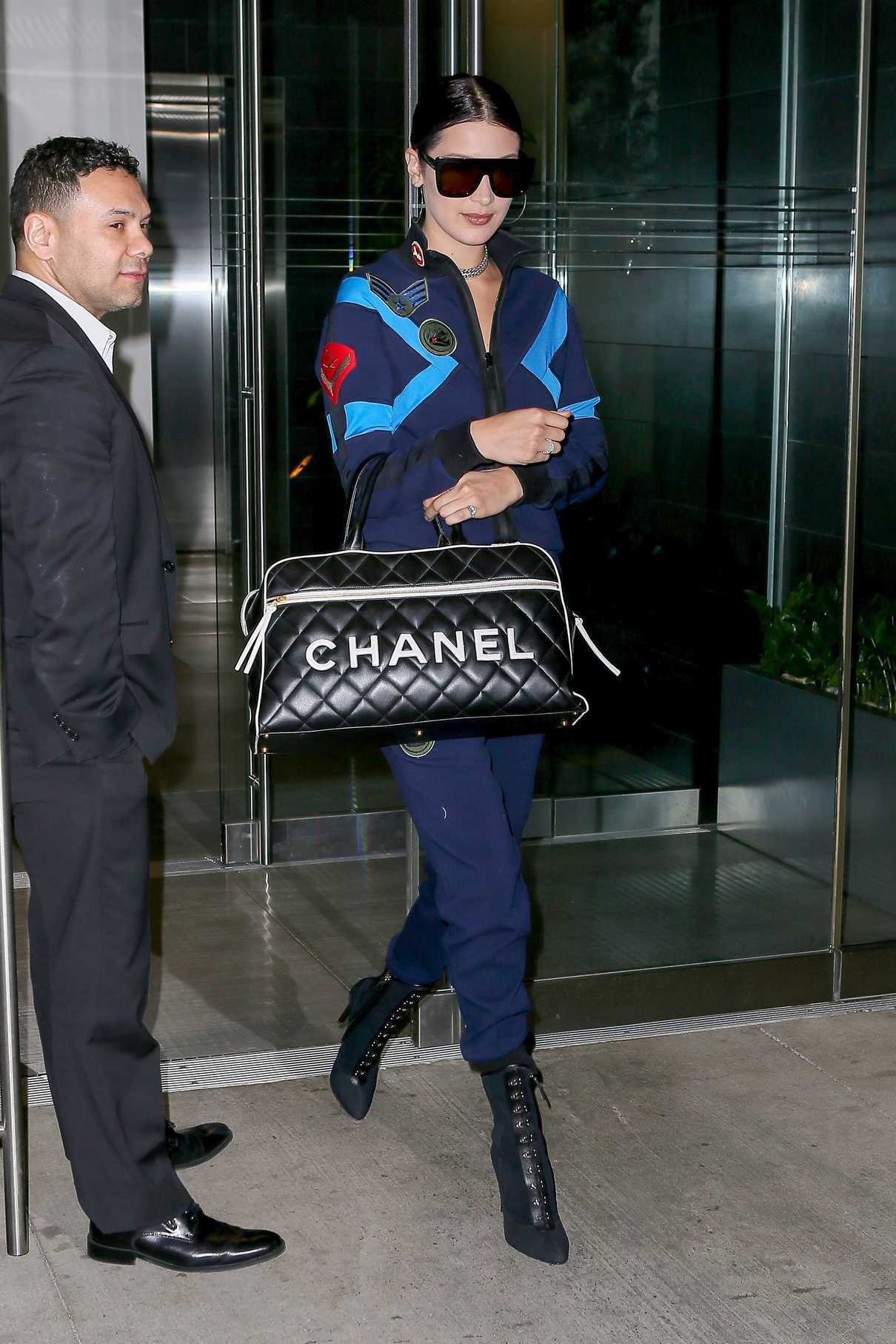 Bella Hadid Leaves Her Apartment in Manhattan 04/10/2017-2