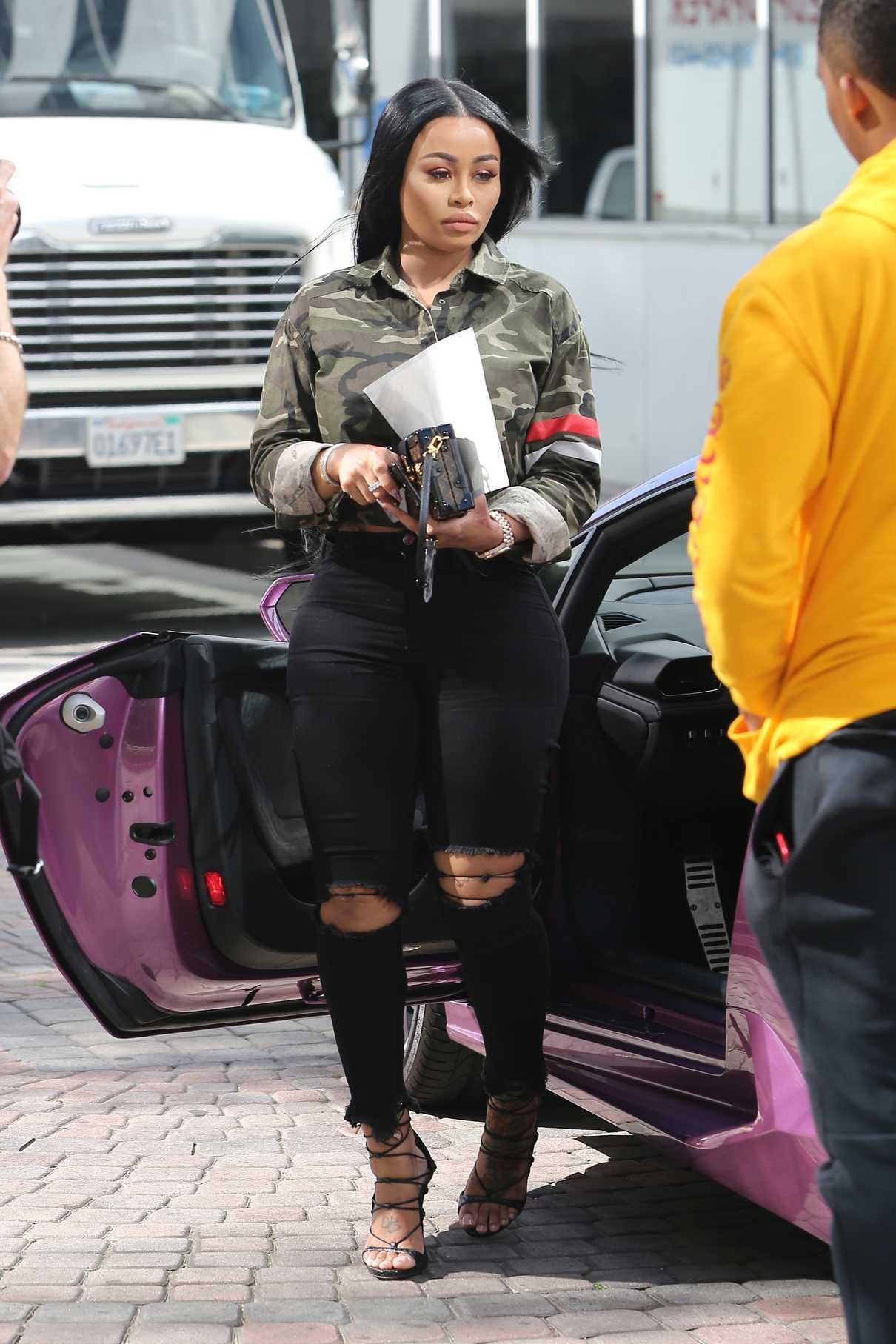 Blac Chyna Arrives at a Social Security Office in Los Angeles 03/30/2017-2