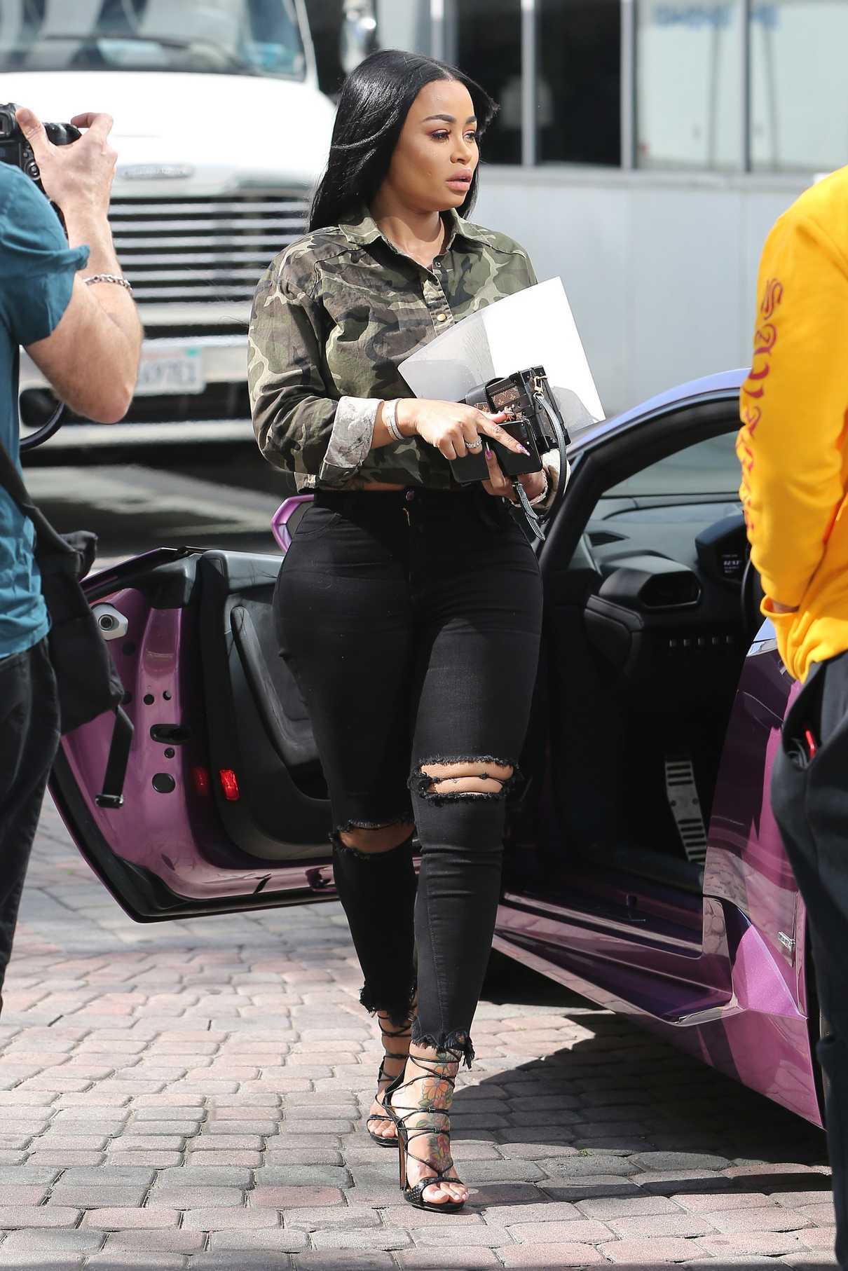 Blac Chyna Arrives at a Social Security Office in Los Angeles 03/30/2017-3