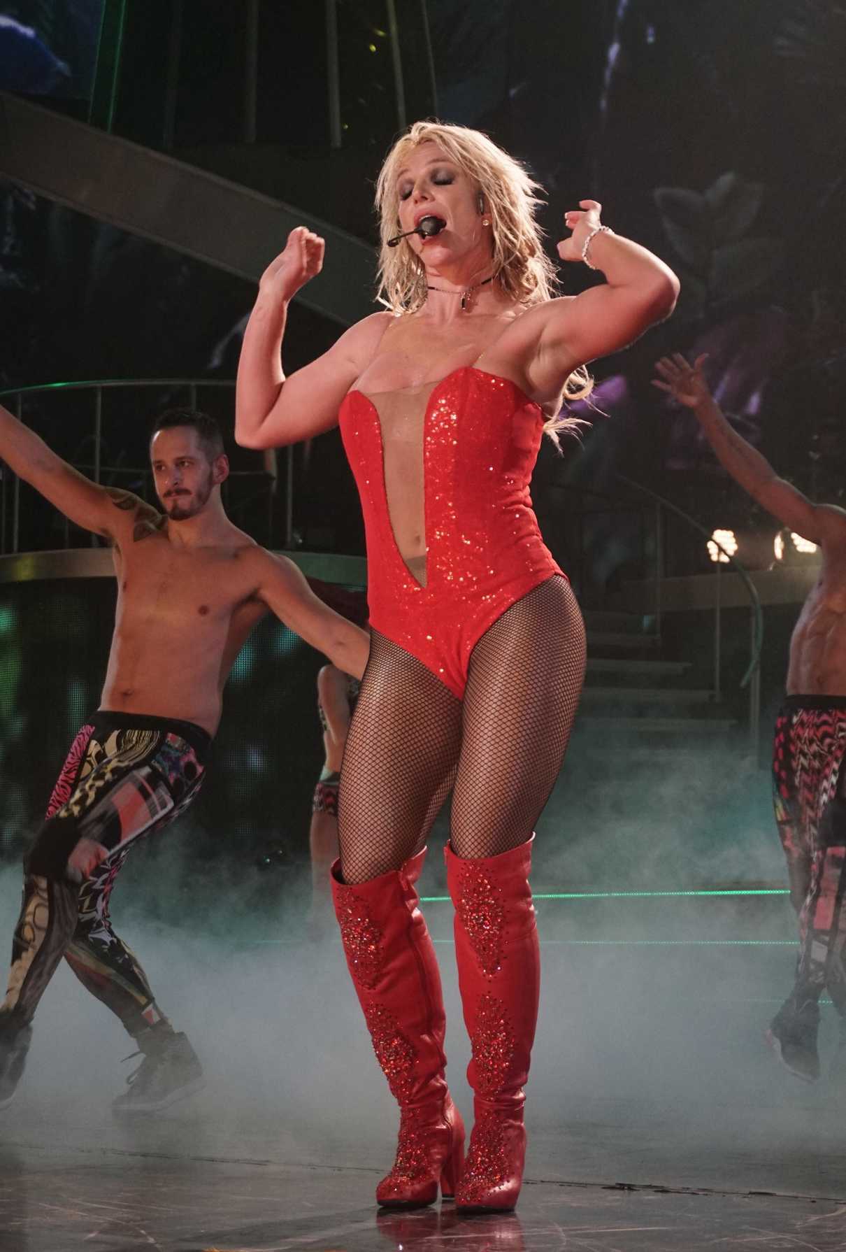 Britney Spears Performs at Axis Theatre in Las Vegas 04/08/2017-4