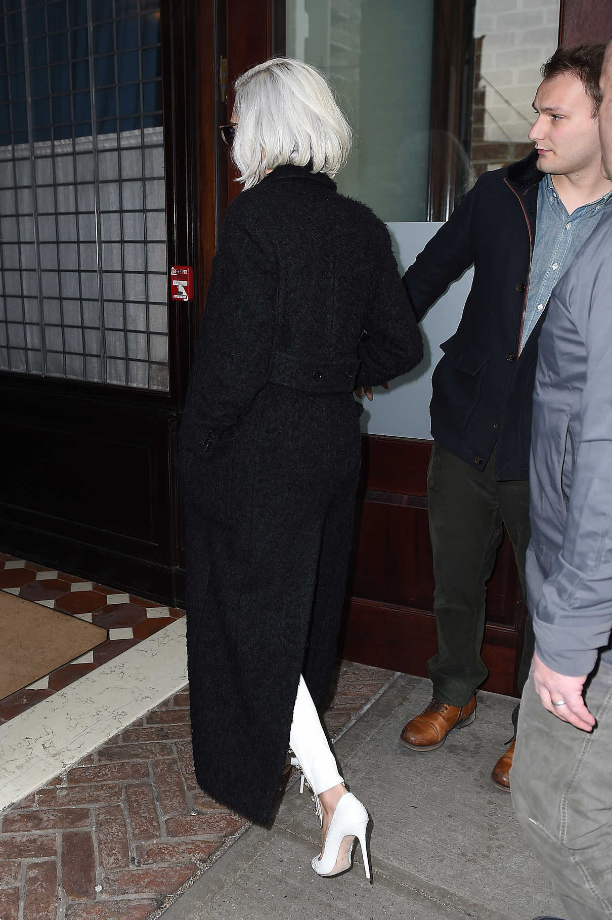 Cara Delevingne Arrives Back at Her Tribeca Hotel 03/30/2017-5