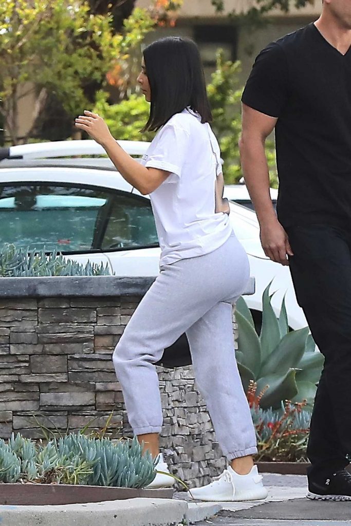 Kim Kardashian Was Seen Out in Los Angeles 04/17/2017-1