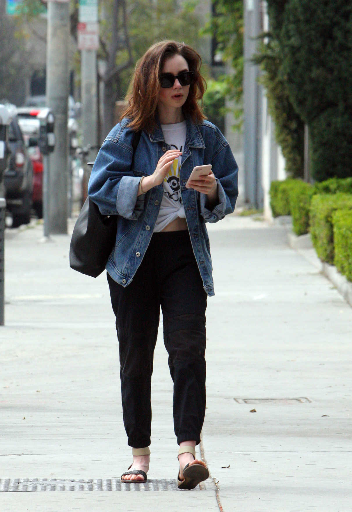 Lily Collins Was Seen Out in Beverly Hills 04/08/2017-2