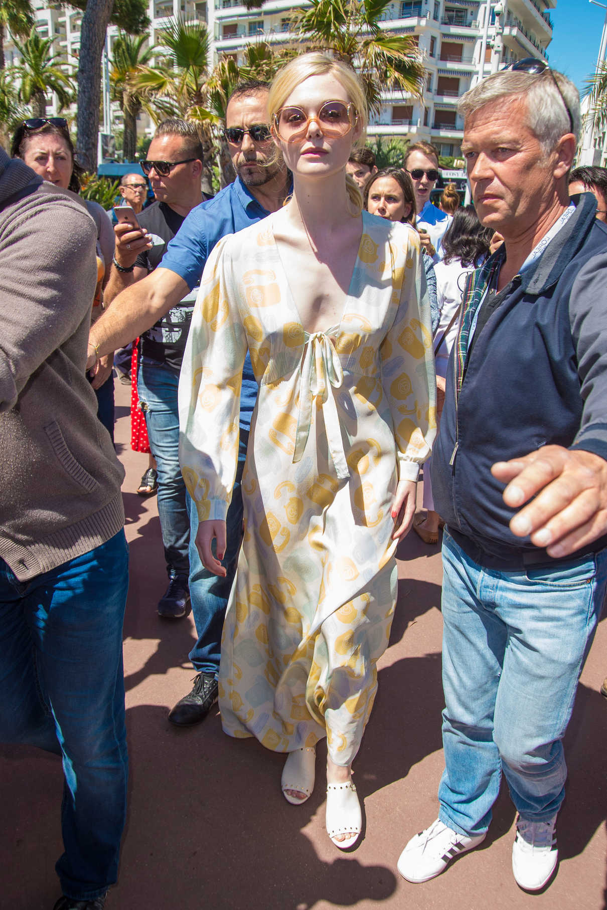 Elle Fanning Was Seen Out in Cannes During the 70th Cannes Film Festival 05/19/2017-4