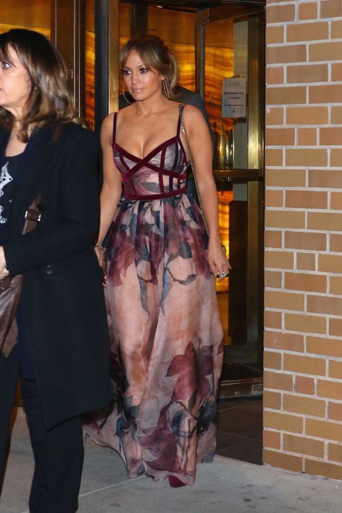 Jennifer Lopez Out for a Dinner in New York 05/14/2017-1