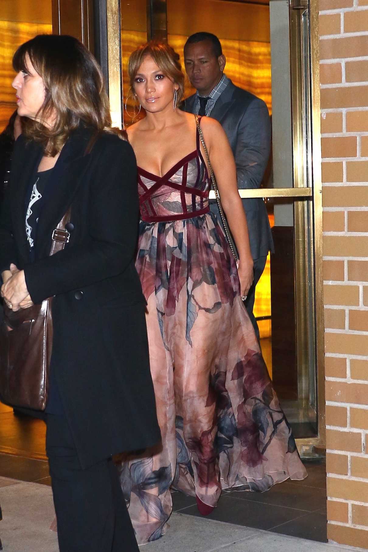 Jennifer Lopez Out for a Dinner in New York 05/14/2017-2