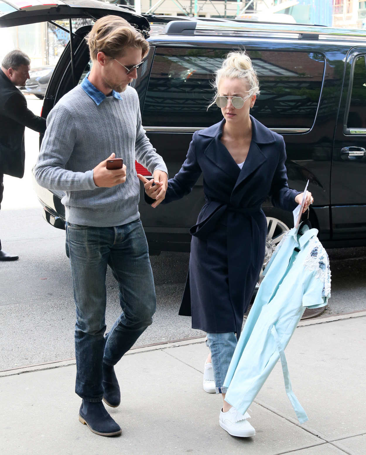 Kaley Cuoco Was Seen Out in New York City With Her Boyfriend Karl Cook 05/03/2017-3