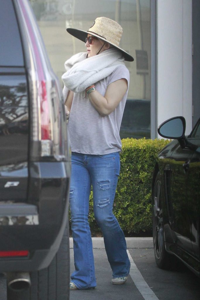 Kate Hudson Was Seen Out in Malibu 05/29/2017-1
