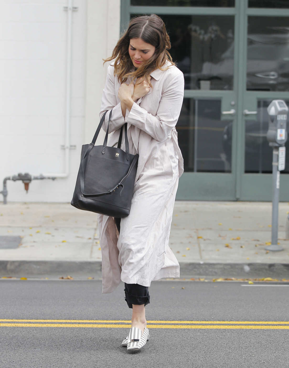 Mandy Moore Goes Shopping Out in Los Angeles 05/06/2017-2