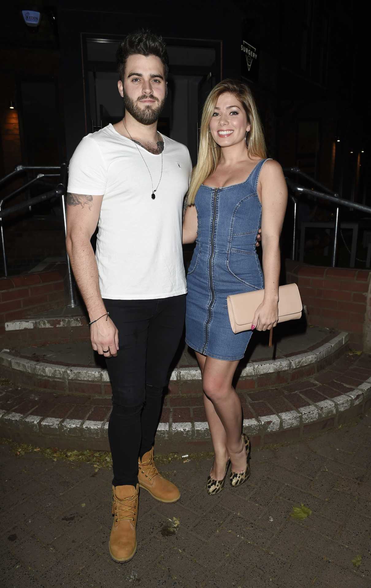 Nikki Sanderson Arrives at the Surgerry Bar and Restaurant in Manchester 05/26/2017-2