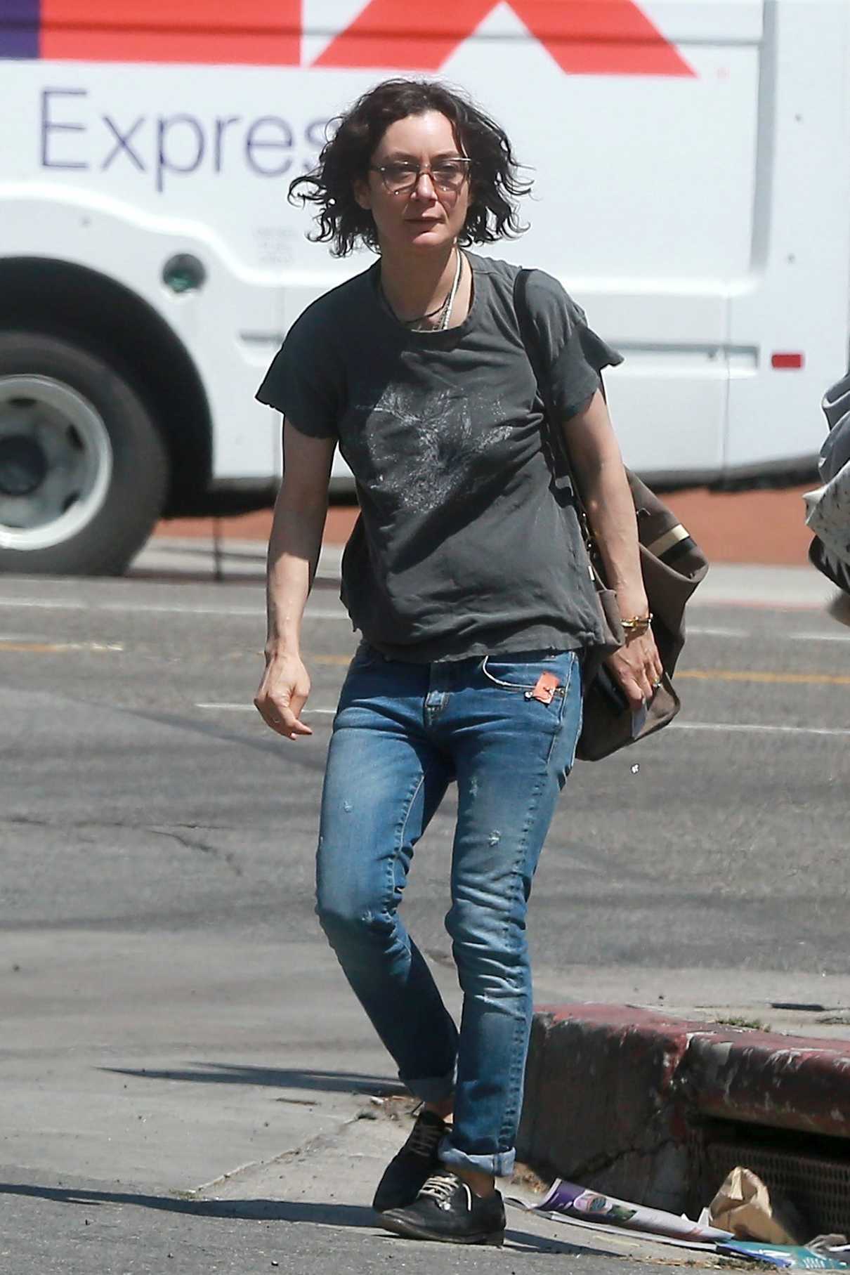 Sara Gilbert Was Spotted Out in Los Angeles 05/12/2017-2