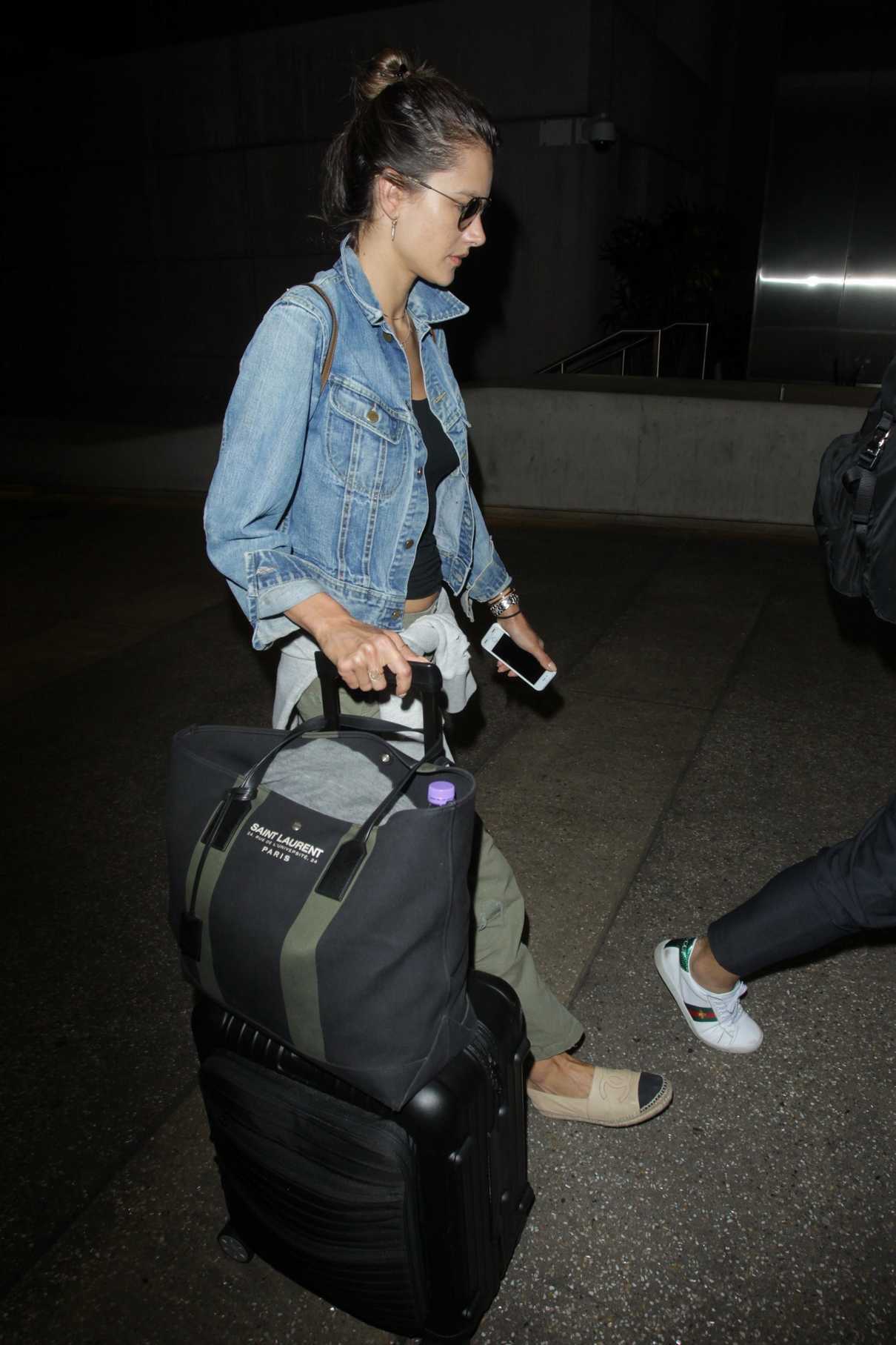 Alessandra Ambrosio Arrives at LAX Airport in LA 06/09/2017-4
