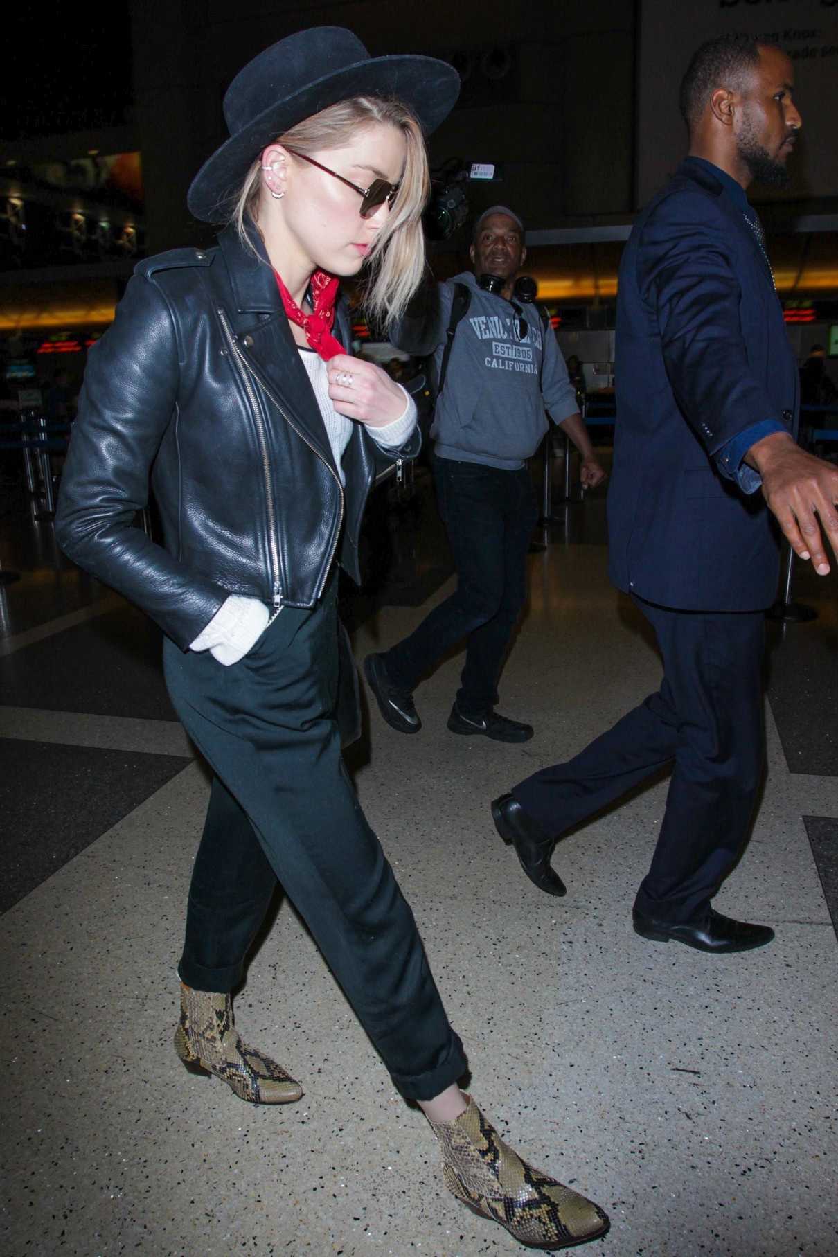 Amber Heard Was Seen at LAX Airport in Los Angeles 06/28/2017-4