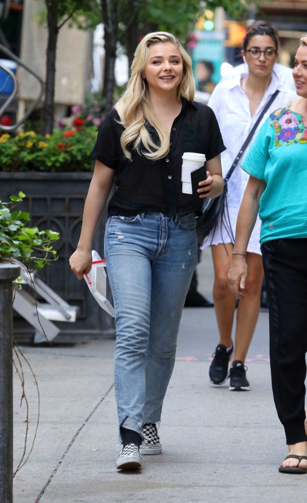 Chloe Moretz on the Set of Louis C.K. Untitled Film Project in NYC 06/17/2017-1