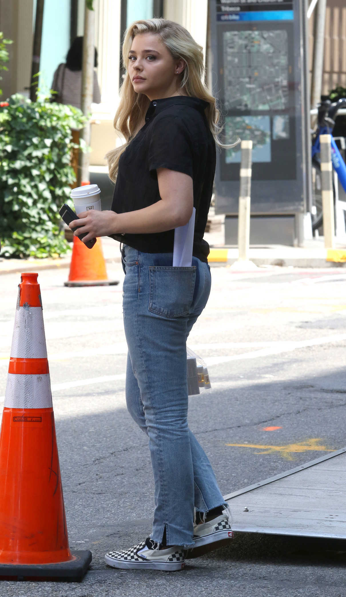 Chloe Moretz on the Set of Louis C.K. Untitled Film Project in NYC 06/17/2017-5