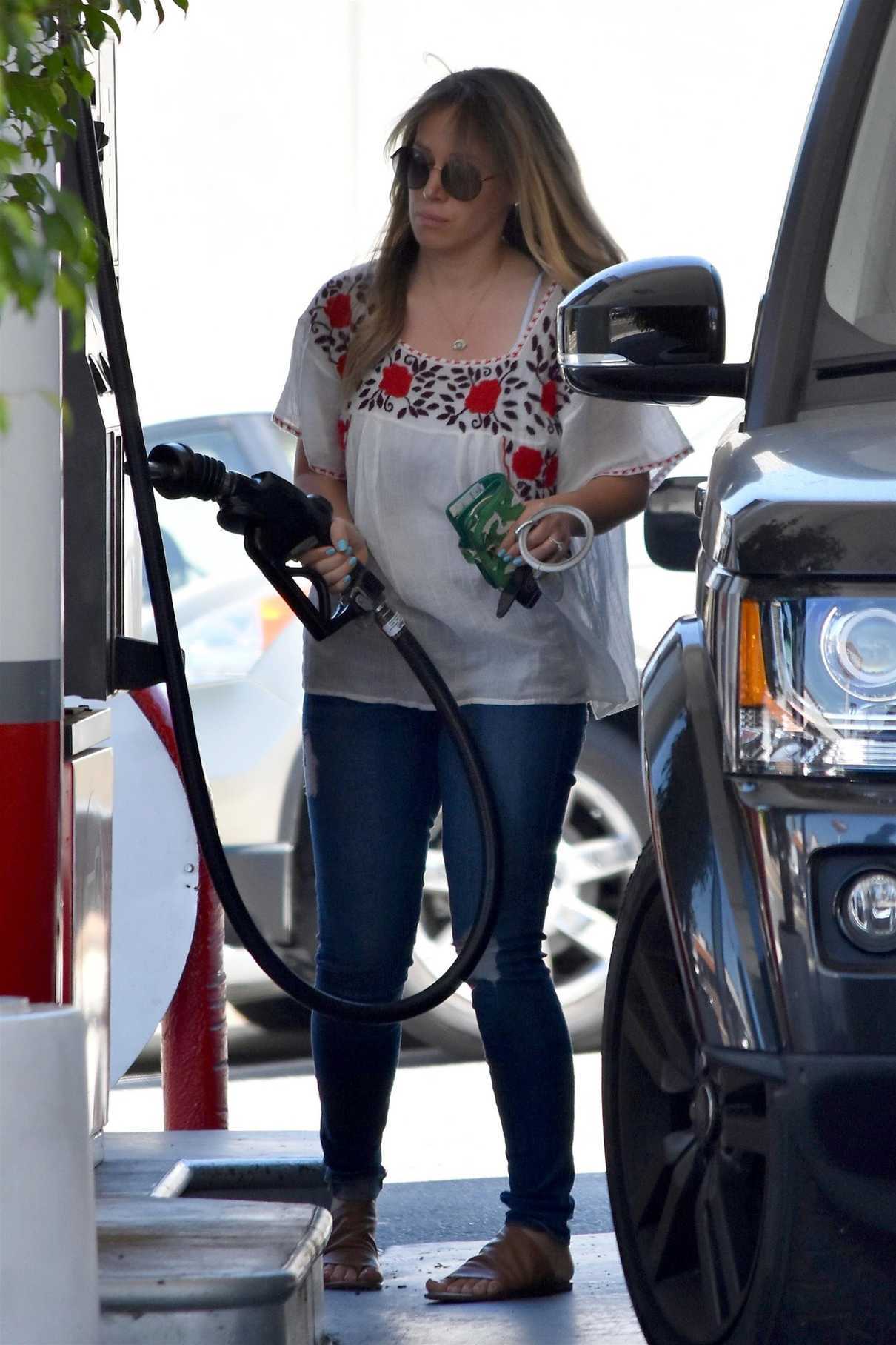 Haylie Duff Was Seen Out in Beverly Hills 06/17/2017-3
