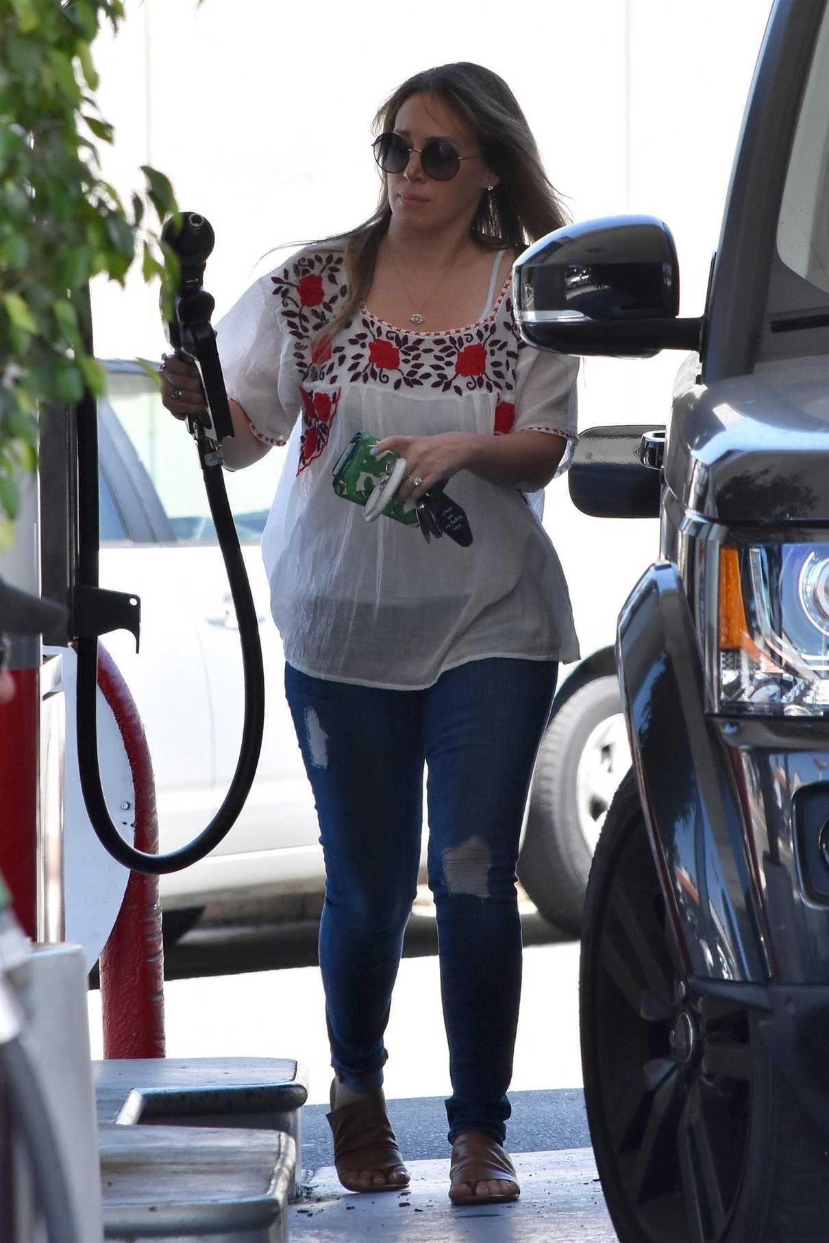 Haylie Duff Was Seen Out in Beverly Hills 06/17/2017-4