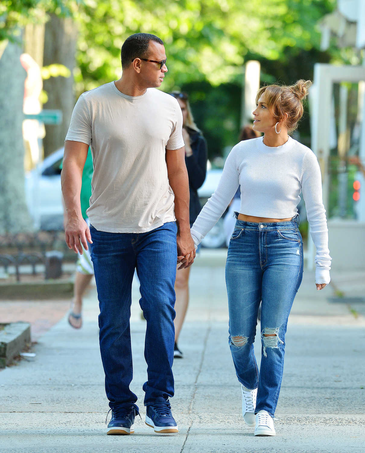 Jennifer Lopez Was Seen Out in Hamptons With Alex Rodriguez 06/26/2017-3